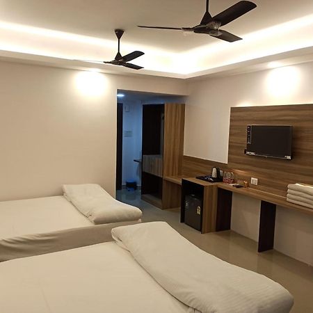 Gods County Hotels & Resorts Tarapith Exterior foto
