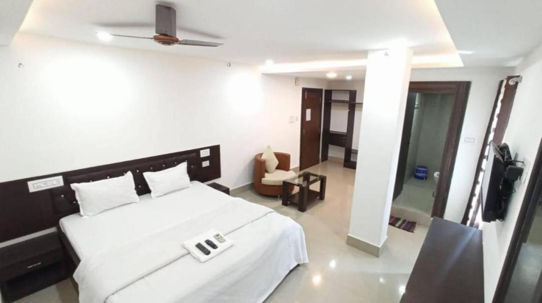 Gods County Hotels & Resorts Tarapith Exterior foto