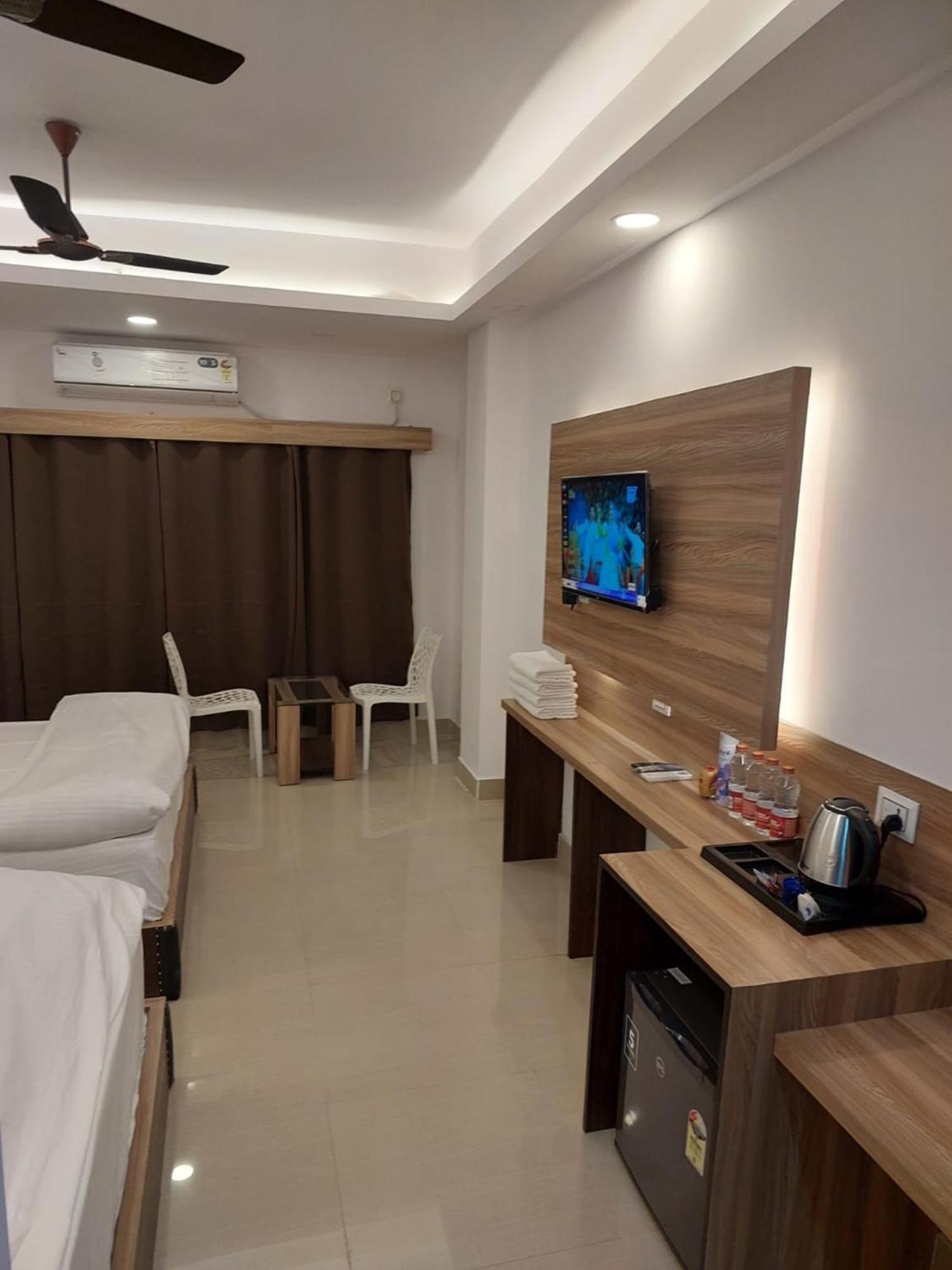 Gods County Hotels & Resorts Tarapith Exterior foto